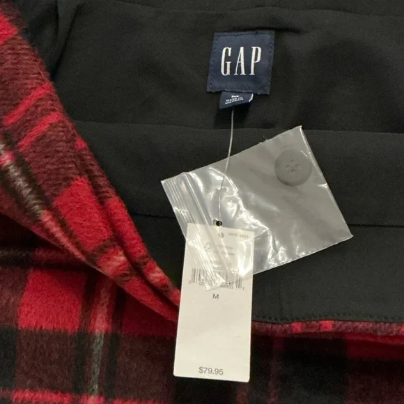 GAP Red and Black Plaid Mini Skirt - Picture 2 of 4